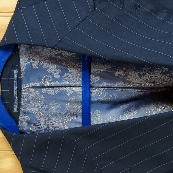 EJ Samuel Suit Jacket - Picture 2 of 10